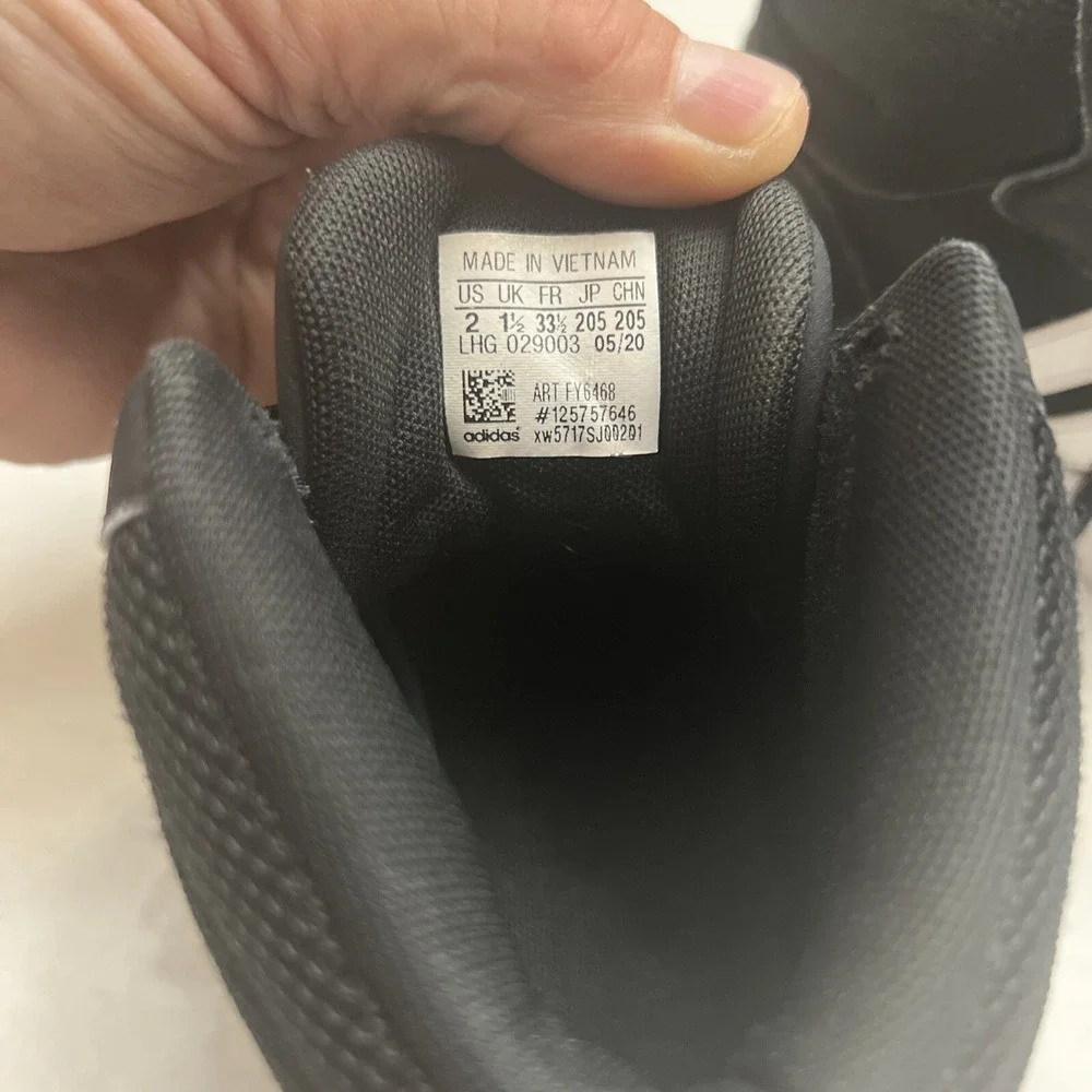Adidas Kids Hoops 2 FY6468 Black Running Shoes Sneakers Size 2 US Basketball Mid